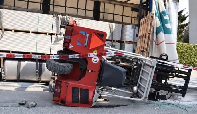 Ravenna, 38enne muore schiacciato da un muletto: dramma nelle campagne tra Solarolo e Castel Bolognese