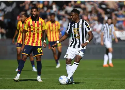 Alaba lascia l'Udinese per infortunio: risentimento al polpaccio e rientro dopo la sosta