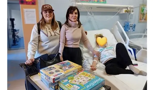 La Befana dei bambini della scuola primaria di Sala– Campagnella vola in Pediatria e Oncoematologia per regalare un sorriso ai piccoli degenti. 