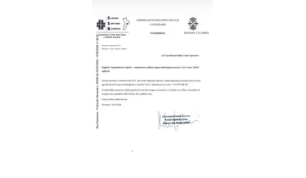 ASP Catanzaro sospende l’utilizzo di un lotto di acqua imbottigliata Leo al P.O. di Soverato