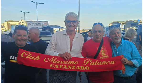 500 magliette per 500 bambini, futuro dell’US Catanzaro. Video