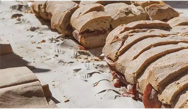 Botulino in Calabria: un morto e nove ricoverati dopo panini contaminati da food truck