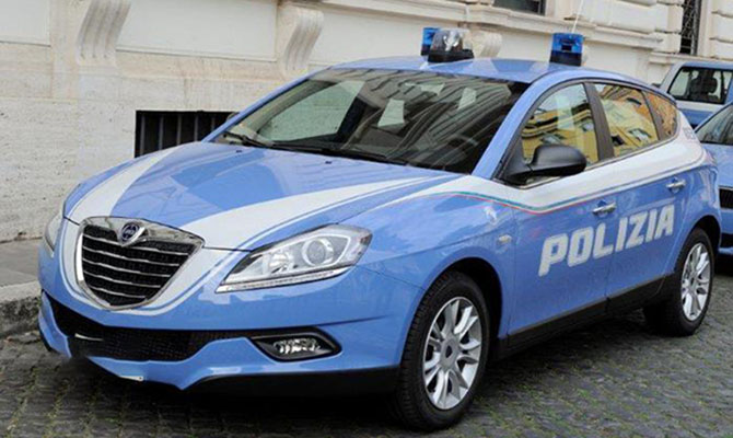 Intimidazione a un giornalista a Vibo Valentia: auto danneggiata nel centro città