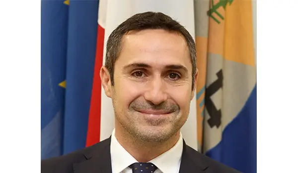 Alecci denuncia: “Tirocinanti della scuola dimenticati”