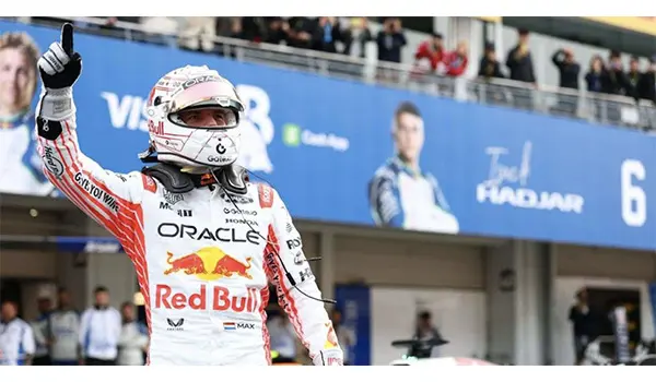 F1 GP Giappone 2025: Verstappen imperatore di Suzuka, McLaren sul podio. Leclerc 4°, Antonelli nella storia