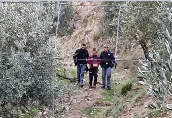 Catanzaro: rocambolesco inseguimento, Polizia arresta ladro d’auto in fuga
