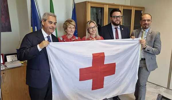 Catanzaro celebra la Giornata mondiale della Croce Rossa: bandiera in Cittadella regionale