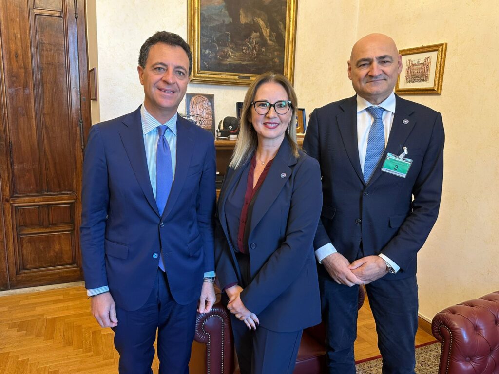 Il SINAFI incontra l’onorevole Antonino Minardo, presidente della Commissione Difesa alla Camera dei Deputati. Il segretario generale Stefania Castricone: “Già nei prossimi giorni tavoli tecnici dedicati al Comparto”