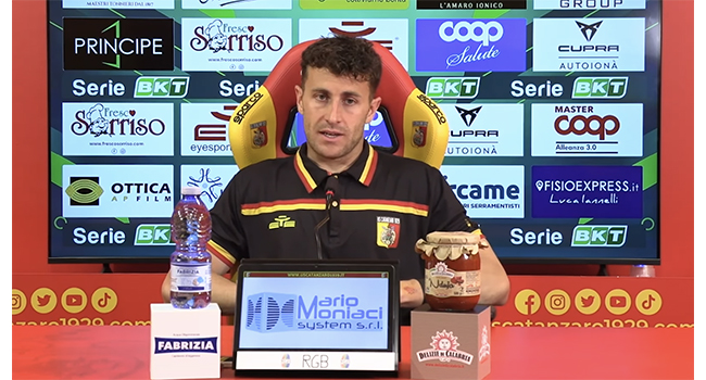 Catanzaro, Biasci ritrova il gol e l’anima: “Oggi è meglio, ma non bene. A Sassuolo sarà una guerra” (Video)