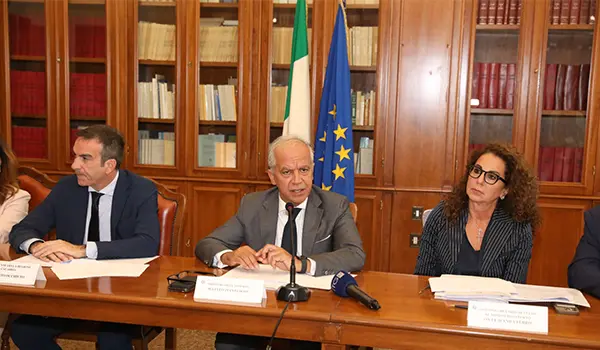 Protocollo Calabria con ministro Matteo Piantedosi e sottosegretario Wanda Ferro, finanziati interventi di videosorveglianza