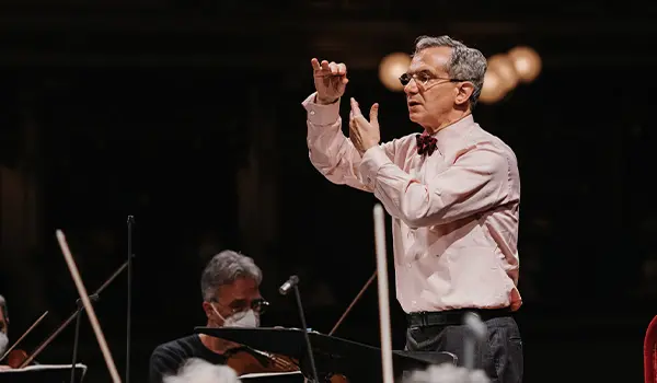 Fabio Luisi dirige la Filarmonica della Scala nella Prova Aperta a sostegno dei GVV Milano
