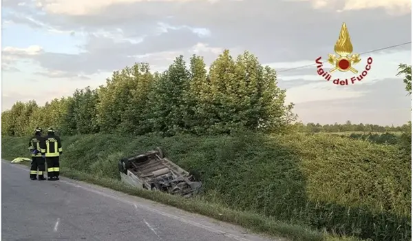 Tragedia all’alba, due giovani muoiono mentre andavano al lavoro in bicicletta