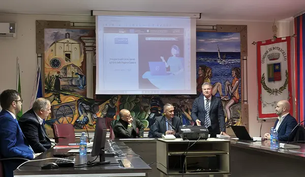 Supporto ai Comuni per gestire i finanziamenti, a Botricello l’iniziativa della Presidenza del Consiglio dei Ministri