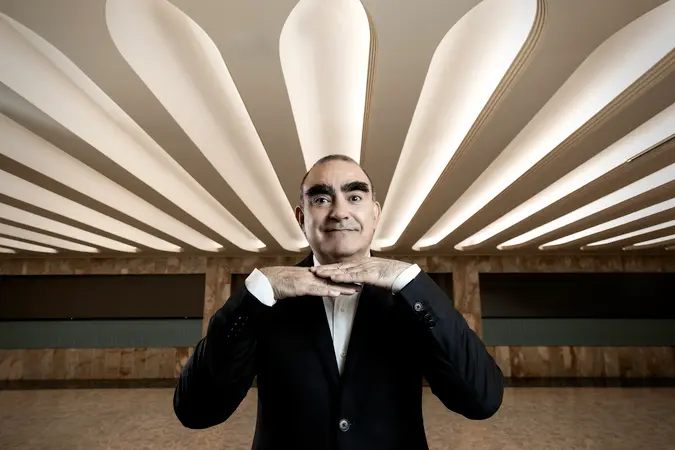 AMA Calabria, tutto pronto per l’originale viaggio nell’opera lirica con Elio