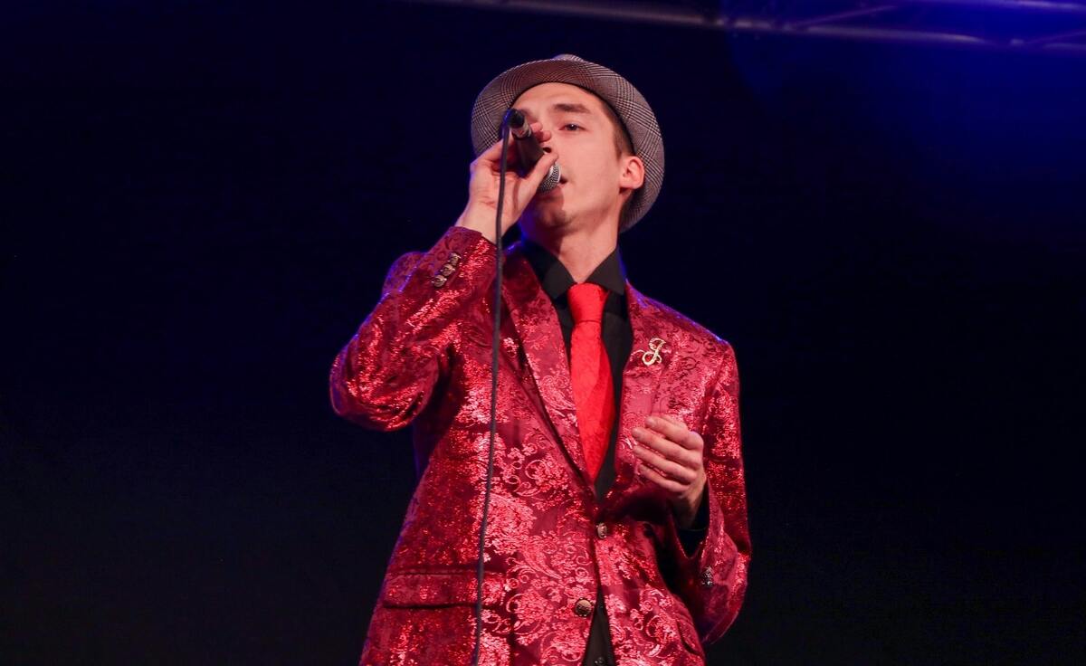 Il simbolismo della spirale e il mito di Menelao in “Ricomincio Così”, il nuovo singolo di Jimmy