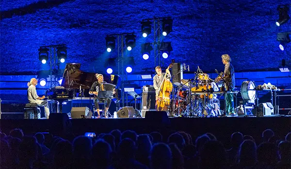 Fatti di Musica 2025: il quintetto stellare di Stefano Bollani domani all’Università della Calabria di Rende e sabato a Reggio Calabria