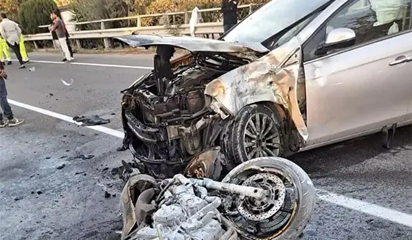Incidente mortale sulla SS106: muore motociclista di 47 anni, due feriti