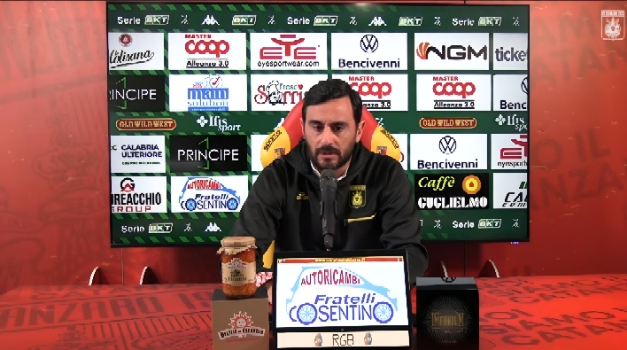Catanzaro–Reggiana, Aquilani fa chiarezza: mercato, giovani e risultati. Video