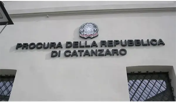 Calabria, chiesto il rinvio a giudizio per l'ex presidente Mario Oliverio: 25 gli indagati