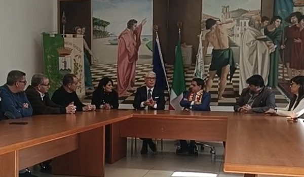 Centro sportivo Catanzaro Calcio a Simeri Crichi: l’incontro tra Floriano Noto e il sindaco Davide Zicchinella