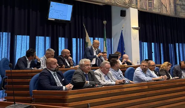 Provincia di Catanzaro: via libera al Rendiconto 2024, confronto acceso sui TIS