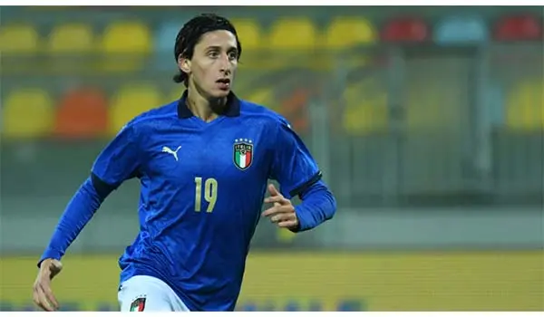 Calciomercato Serie B: duello Spezia-Catanzaro per Mulattieri, intanto i giallorossi chiudono per Di Chiara