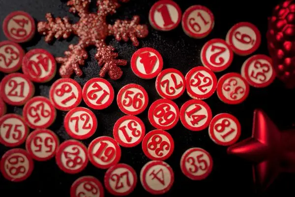 Tombola, carte e Monopoly: a Natale il Sud guida l’Italia del gioco secondo Google