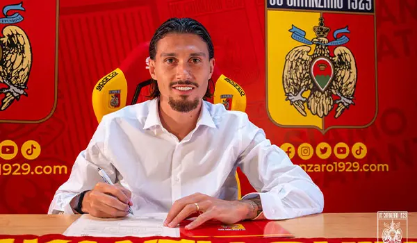 Davide Bettella si presenta ai tifosi del Catanzaro (Video)