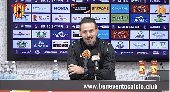 Benevento Cosenza, Floro Flores carica l’ambiente e avvisa tutti: conta solo vincere. Video