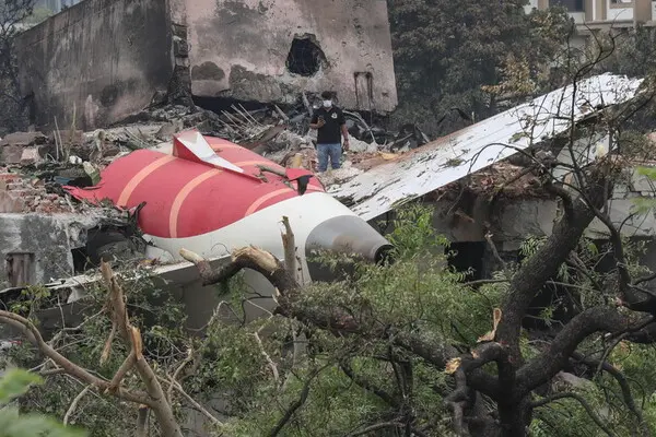 India, dopo il disastro del volo Air India: stop ai Boeing 787 per ispezioni straordinarie