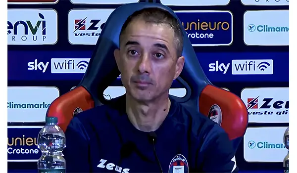 Giugliano - Crotone, Longo avverte i rossoblù: “Serviranno attenzione, intensità e fame” Video