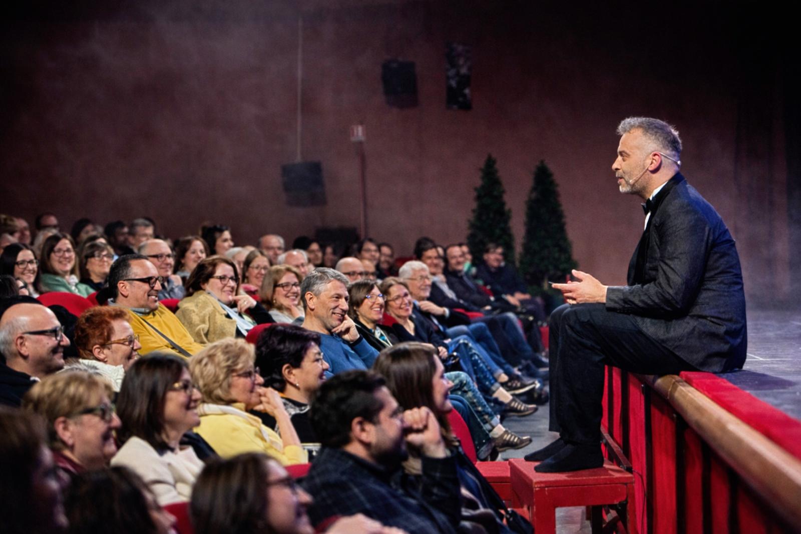  Al Teatro Cilea, arriva TODO CAMBIA, lo spettacolo di Luca Lombardo
