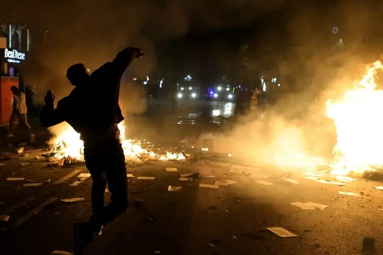 Albania in fiamme le proteste degli studenti contro il governo Rama