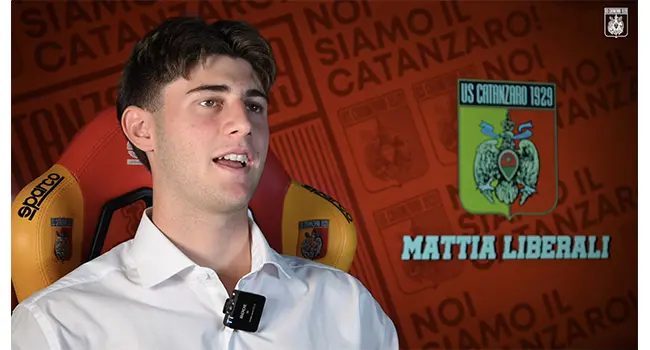 Mattia Liberali si presenta ai tifosi del Catanzaro: «Qui per dare entusiasmo e qualità» (Video)