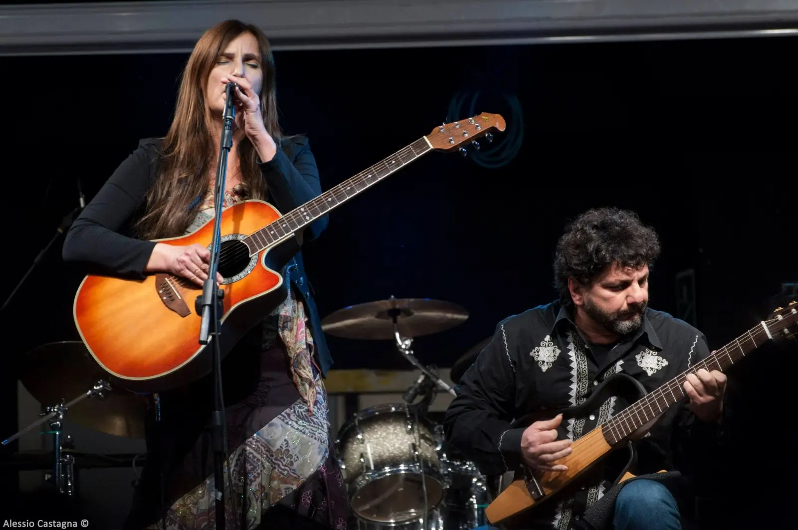 “Sguardi a Sud 2025”: il Teatro Comunale di Mendicino si apre alle emozioni con Jenny Sorrenti e Piero Viti