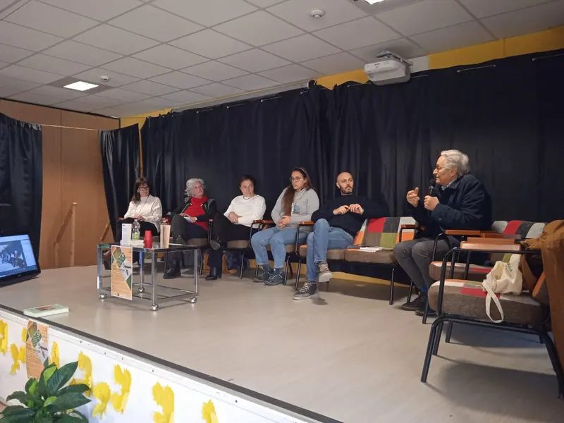 IIS Costanzo Decollatura, presentato un libro sui nuovi OGM