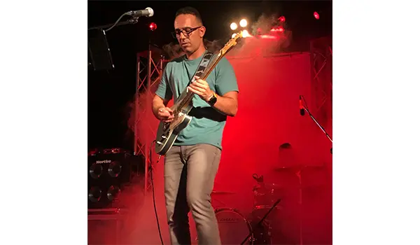 Dal crying make-up alle persone-bussola: “Ti cola il trucco”