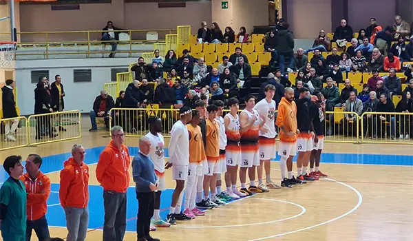 Redel Viola, la striscia vincente si interrompe: Piazza Armerina espugna il PalaCalafiore 68-72 (Video)