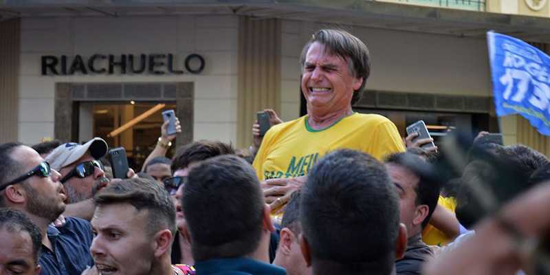 Brasile, campagna elettorale: accoltellato candidato presidente di estrema destra