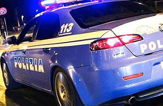 Bologna, molesta 24enne: interviene il fidanzato poliziotto. Arrestato