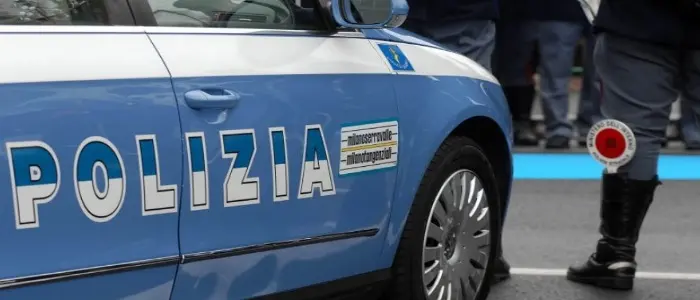 In 14 su auto rubata, fuggono nelle campagne di Lucera (FG)