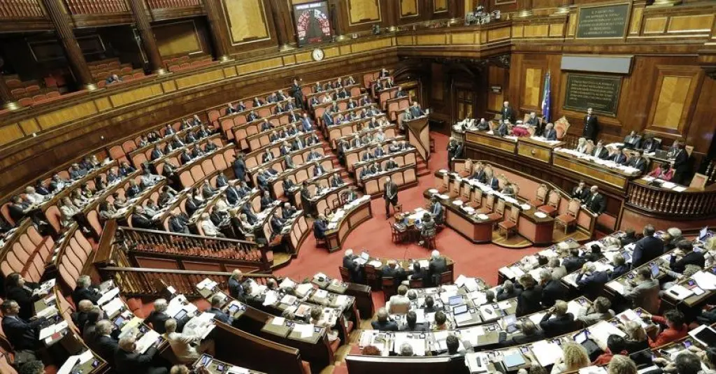 Manovra, le voci rassicurano i mercati: spread chiude a 266