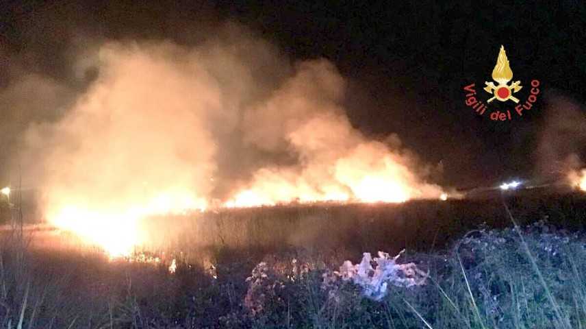 Roghi nel Catanzarese, fiamme anche vicino abitazioni "probabile natura dolosa" (Foto)
