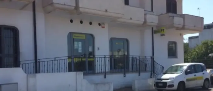 Armati assaltano l'ufficio postale  di Morciano di Leuca (LE) e fuggono a bordo di un'auto