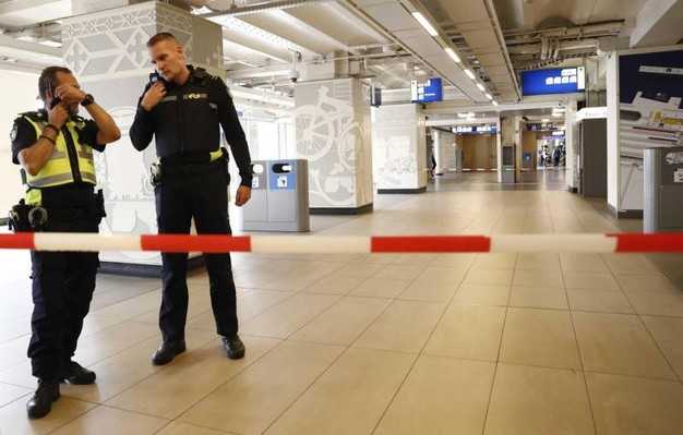 Amsterdam, accoltellamento in stazione: due feriti. Arrestato l'offender