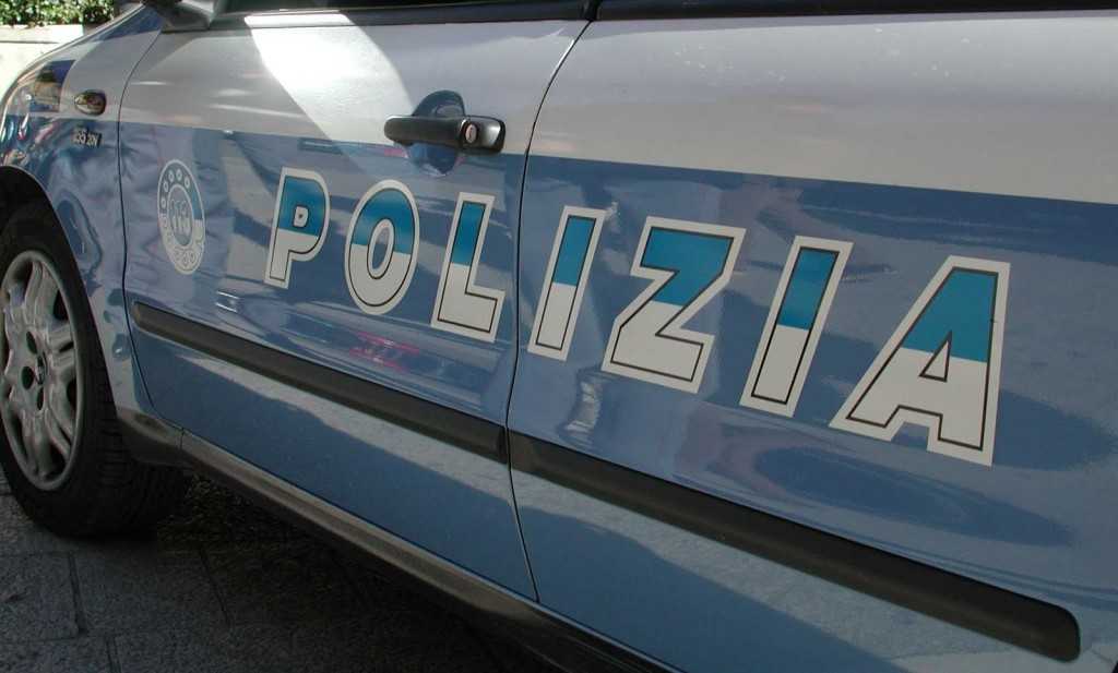 Brescia, botte in strada alla compagna: arrestato 41enne