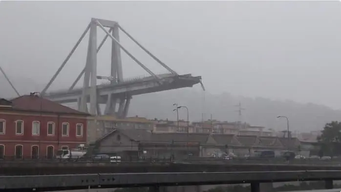 Crollo ponte, consegnate abitazioni ai primi 16 sfollati