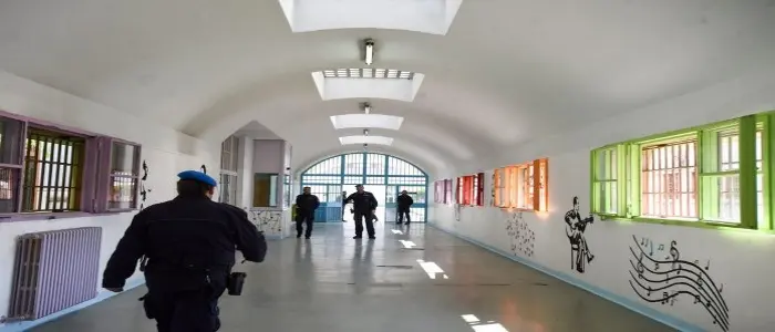 Bari: funerali agente della polizia penitenziaria suicida a Siena