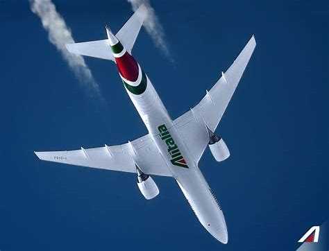 Economia: nuovo cambio di rotta in Alitalia, soluzione tutta italiana per M5S e Lega