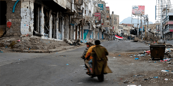 Yemen, colpito pullman con bambini: almeno 30 morti